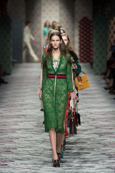 Look 66